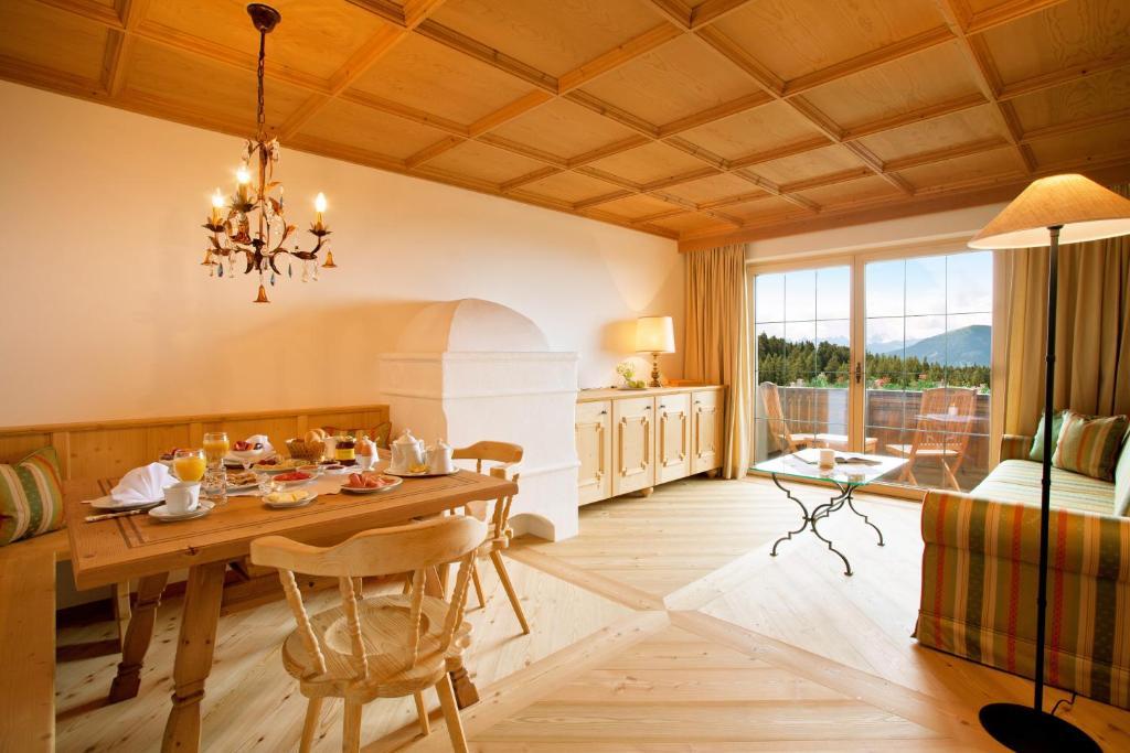 Hotel Laerchenhof Natur Seefeld in Tirol Værelse billede